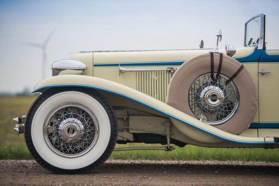 Детали экстерьера Cord L-29 Convertible 1930 года  (фото 41 из 47)